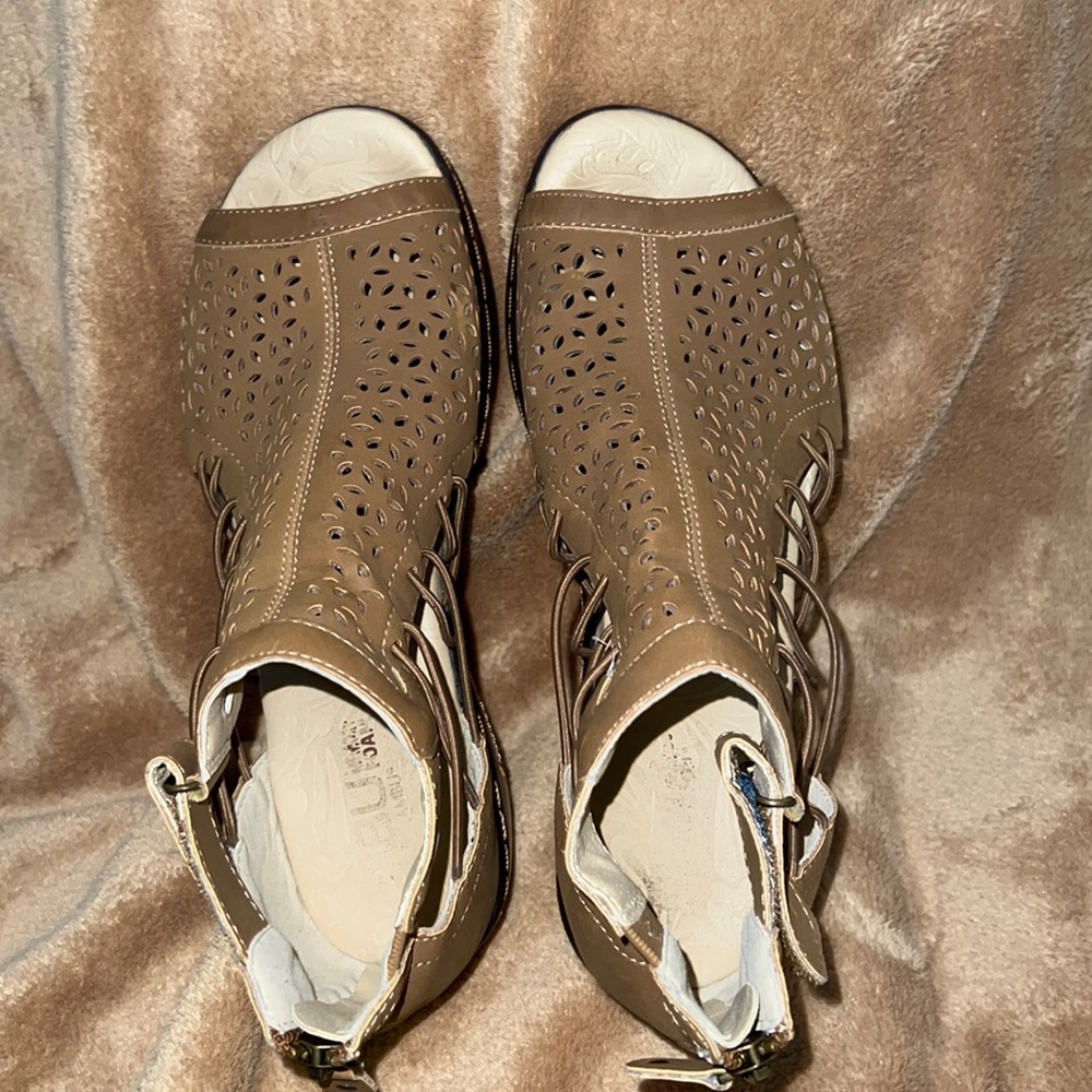 Open toe shoes by JBU